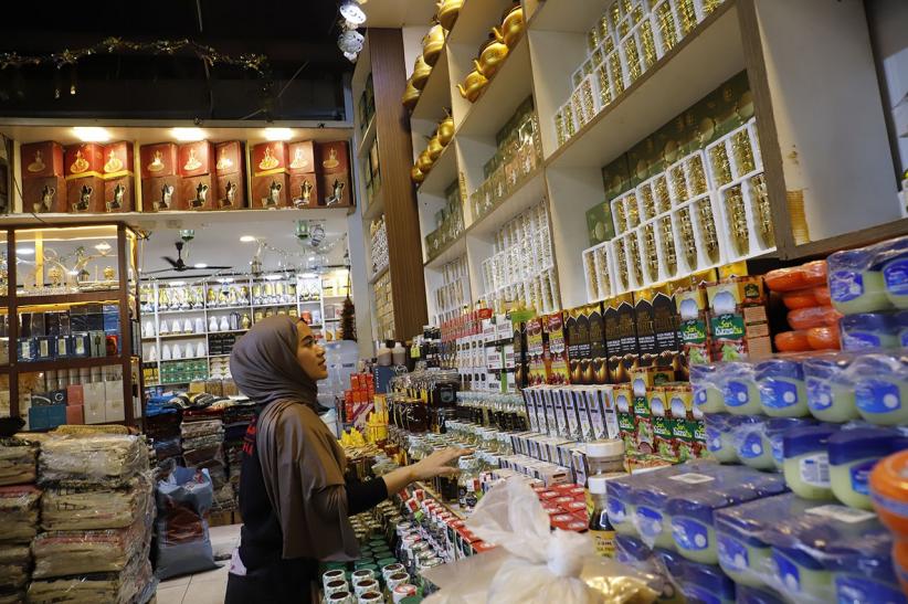 Berburu Oleh-Oleh Haji di Pasar Tanah Abang    - Bagian 4