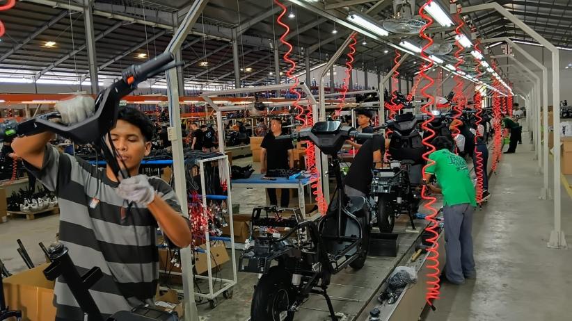 Melihat Proses Perakitan Sepeda dan Motor Listrik di Semarang - Bagian 1
