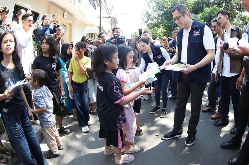 Momen Hary dan Angela Tanoesoedibjo Rayakan Iduladha bersama Warga Paseban - Bagian 2