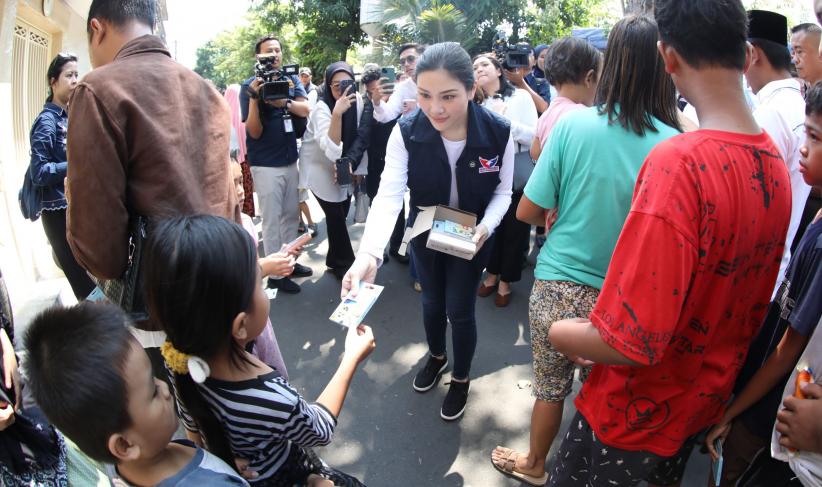 Momen Hary dan Angela Tanoesoedibjo Rayakan Iduladha bersama Warga Paseban - Bagian 4