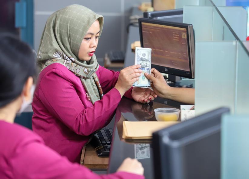 Rupiah Tembus Rp18.049 per Dolar AS, Terlemah Sepanjang Sejarah - Bagian 7