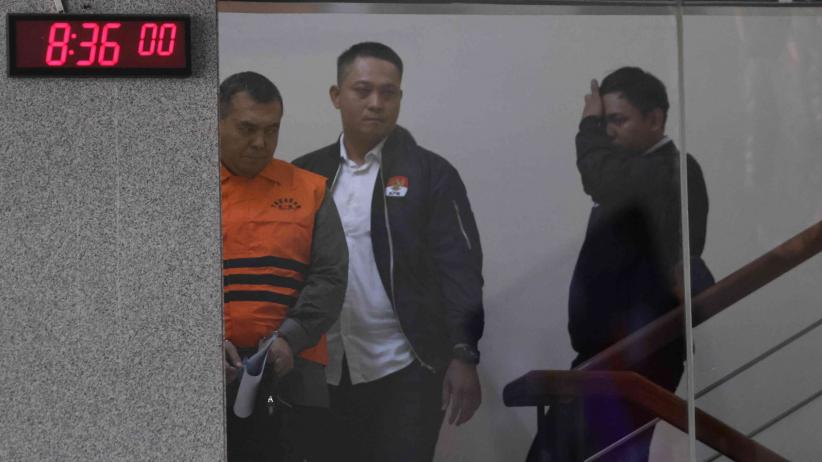 Penampakan Wamen Imipas Silmy Karim Ditahan KPK - Bagian 3