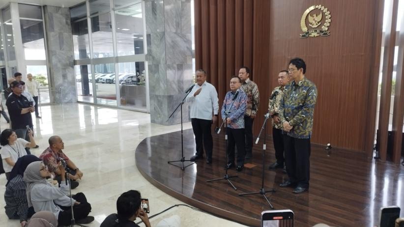 Evaluasi Ekonomi Nasional, DPR dan Pemerintah Perkuat Koordinasi Kebijakan - Bagian 1