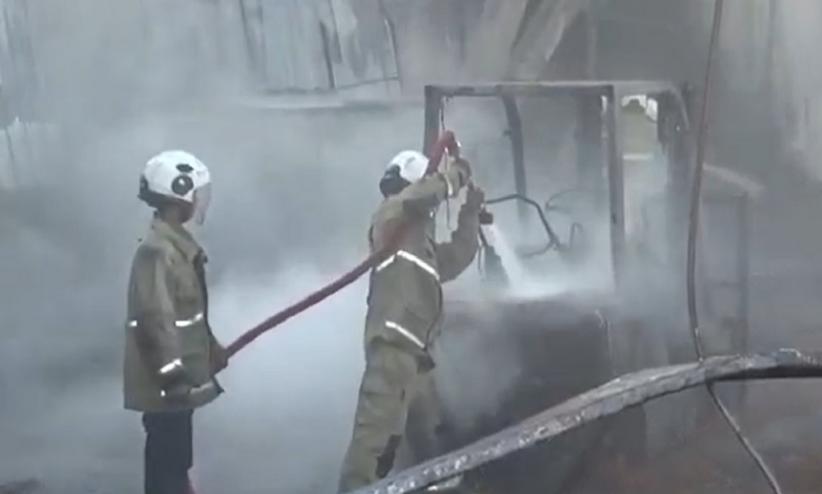 Pabrik Kayu di Kawasan Industri Candi Semarang Terbakar, 6 Damkar Dikerahkan
