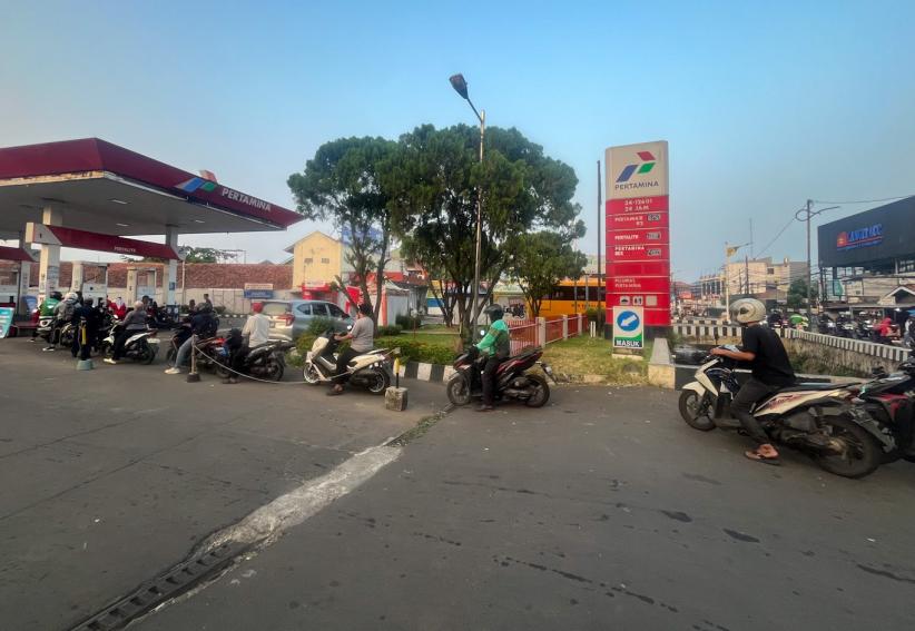 Harga Pertamax Naik Jadi Rp16.250, Warga Beralih ke Pertalite - Bagian 6