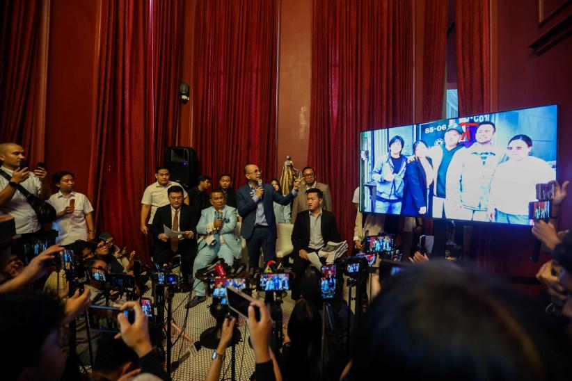 Raffi Ahmad Bantah Terlibat Kasus Impor Blueray Cargo - Bagian 4