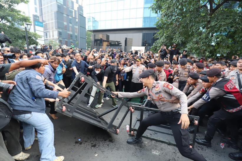 Aksi Mahasiswa Protes Kebijakan Pemerintah - Bagian 2