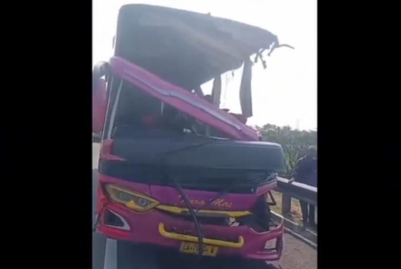 Bus Tiara Mas Tabrak Truk Tangki di Tol Pasuruan, 1 Tewas dan 5 Terluka
