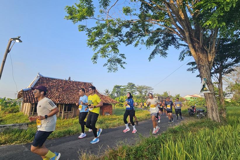 Puluhan Ribu Pelari Ikuti Mandiri Jogja Marathon 2026  - Bagian 1
