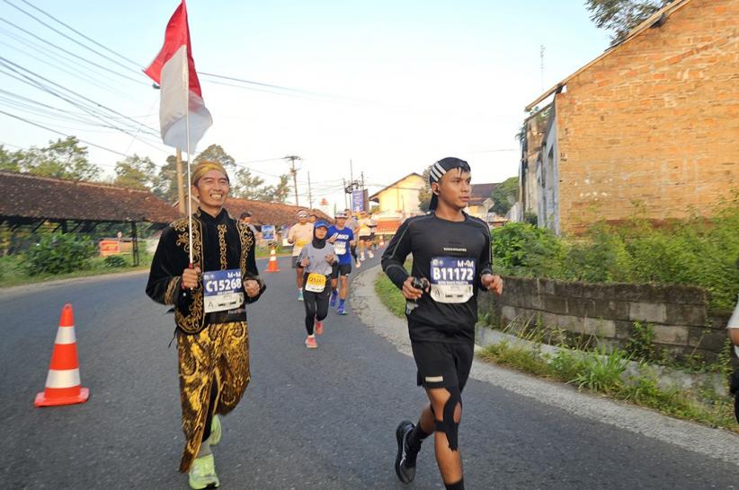 Puluhan Ribu Pelari Ikuti Mandiri Jogja Marathon 2026  - Bagian 3