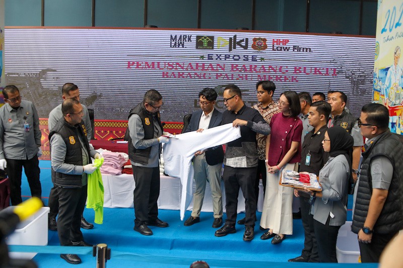 DJKI Kementerian Hukum Musnahkan 567 Barang Ilegal Senilai Ratusan Juta Rupiah    - Bagian 3