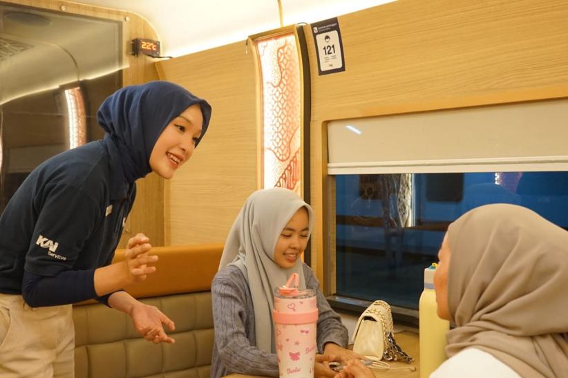 17 Kereta Makan M1 Beroperasi, KAI Tingkatkan Pengalaman Perjalanan - Bagian 2