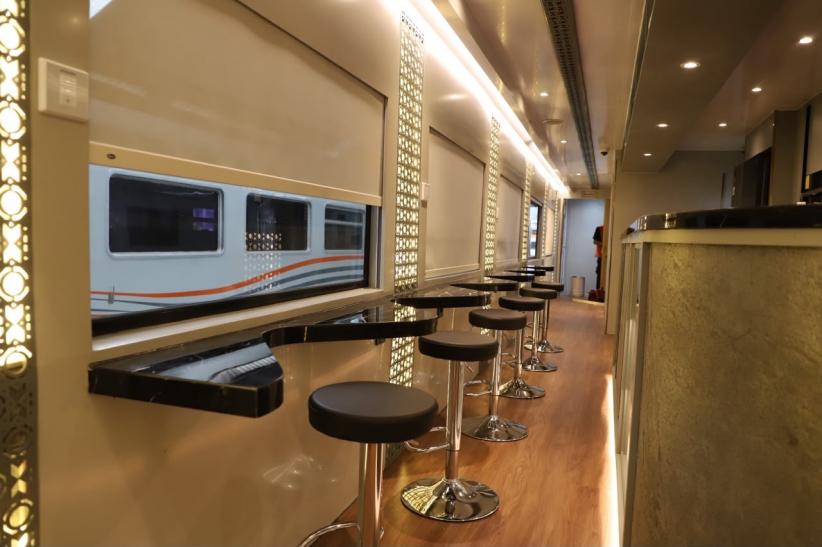 17 Kereta Makan M1 Beroperasi, KAI Tingkatkan Pengalaman Perjalanan - Bagian 4