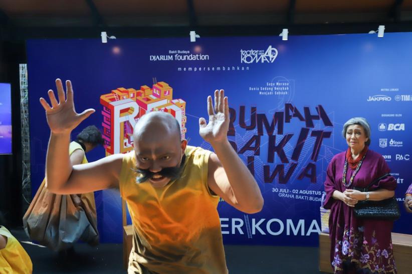 Teater Koma Pentaskan Kembali Rumah Sakit Jiwa Setelah 35 Tahun - Bagian 4