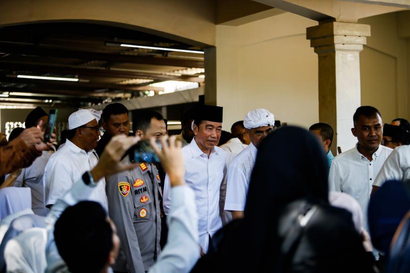 Jokowi Melayat ke Rumah Duka Rachmat Gobel - Bagian 3