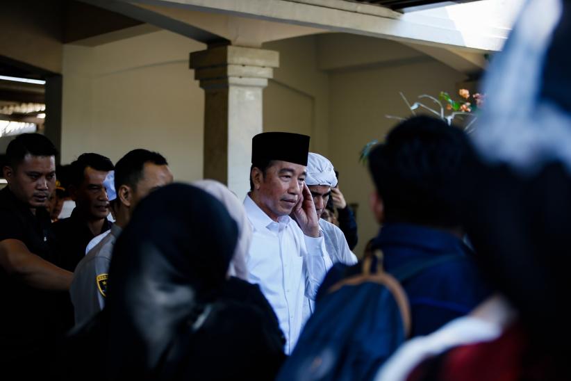 Jokowi Melayat ke Rumah Duka Rachmat Gobel - Bagian 4