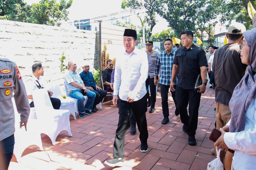Jokowi Melayat ke Rumah Duka Rachmat Gobel - Bagian 1