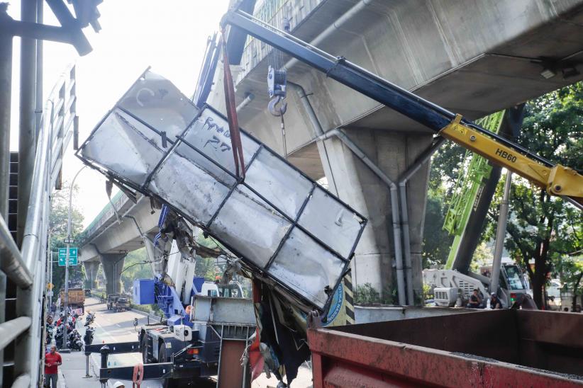 JPO Tendean Dibongkar Usai Ditabrak Truk Pengangkut Alat Berat - Bagian 2
