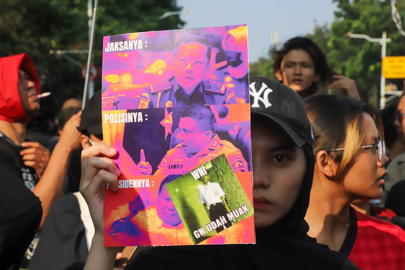 Kritik Pemerintah, Ratusan Mahasiswa Unjuk Rasa di Patung Kuda - Bagian 2