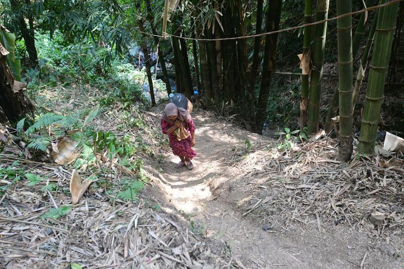 Perjuangan Warga Cilegon Jalan 1 Km ke Hutan Mencari Air Bersih - Bagian 7