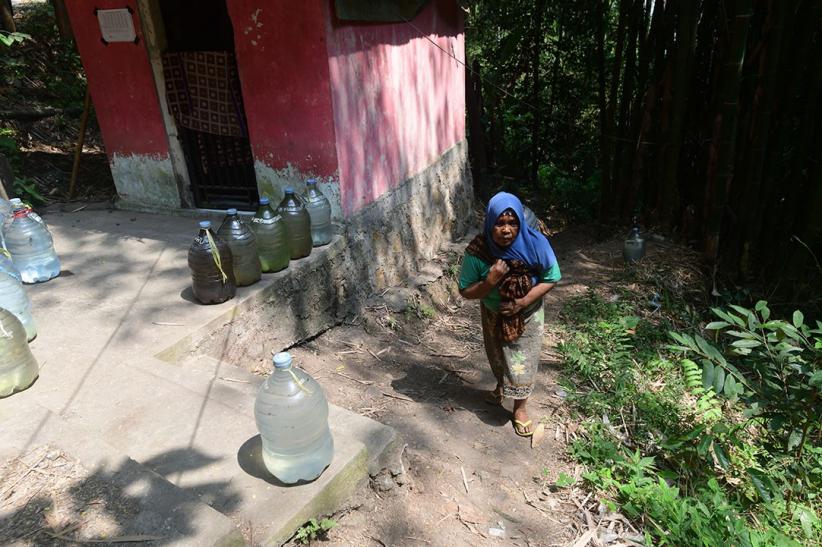 Perjuangan Warga Cilegon Jalan 1 Km ke Hutan Mencari Air Bersih - Bagian 6