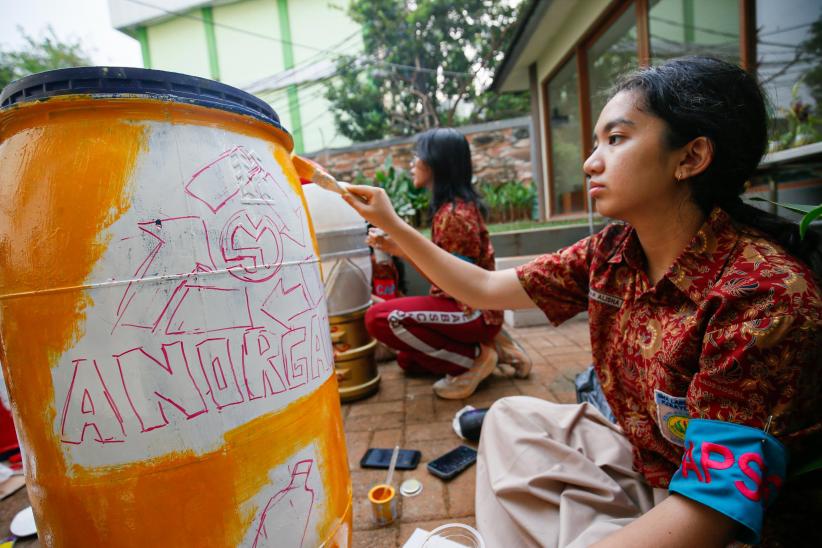 Siswa SMA Sulap Barang Bekas Jadi Alat Musik - Bagian 3
