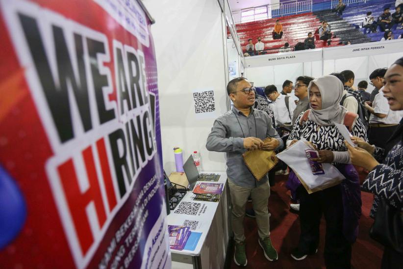 Ribuan Pencari Kerja Padati Jakarta Timur Career Fest 2026 - Bagian 5