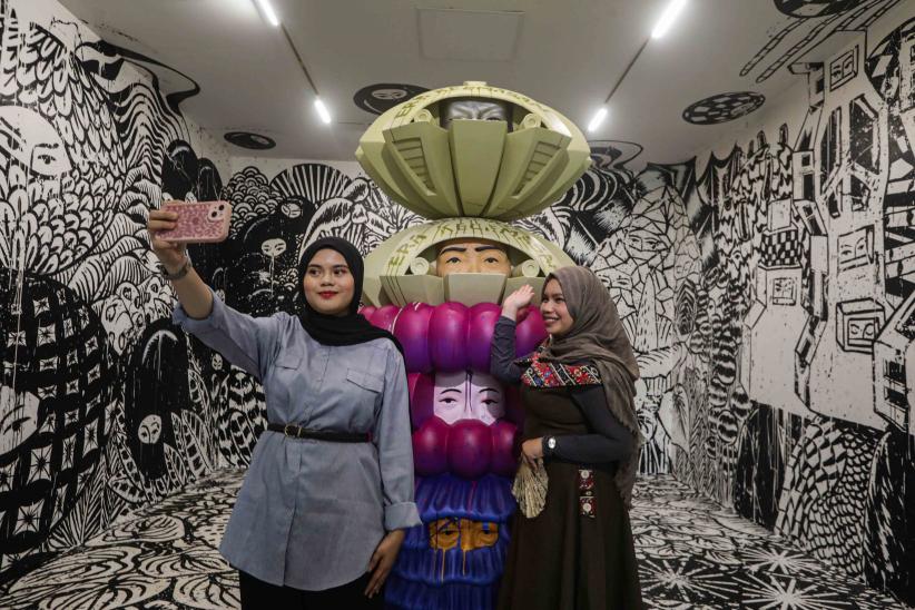 Menjelajahi Karya Seni Penuh Fantasi di Pameran Tropical Aliens - Bagian 2