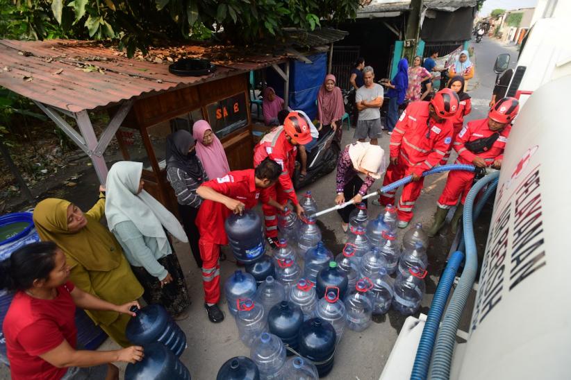 PMI Depok Salurkan Air Bersih untuk Warga Terdampak Kekeringan - Bagian 2