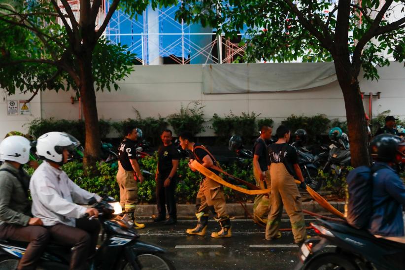 Kebakaran Gedung 5 Lantai di Cikini Berhasil Dipadamkan - Bagian 2