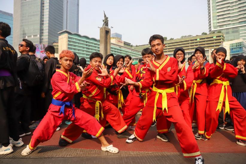 6.000 Pesilat Ikut Flash Mob Pencak Silat di Bundaran HI - Bagian 1