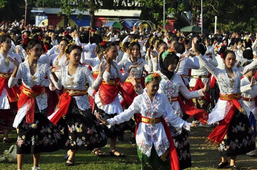 25.000 Penari Pecahkan Rekor Menari Dug Dug Der Semarangan  - Bagian 4