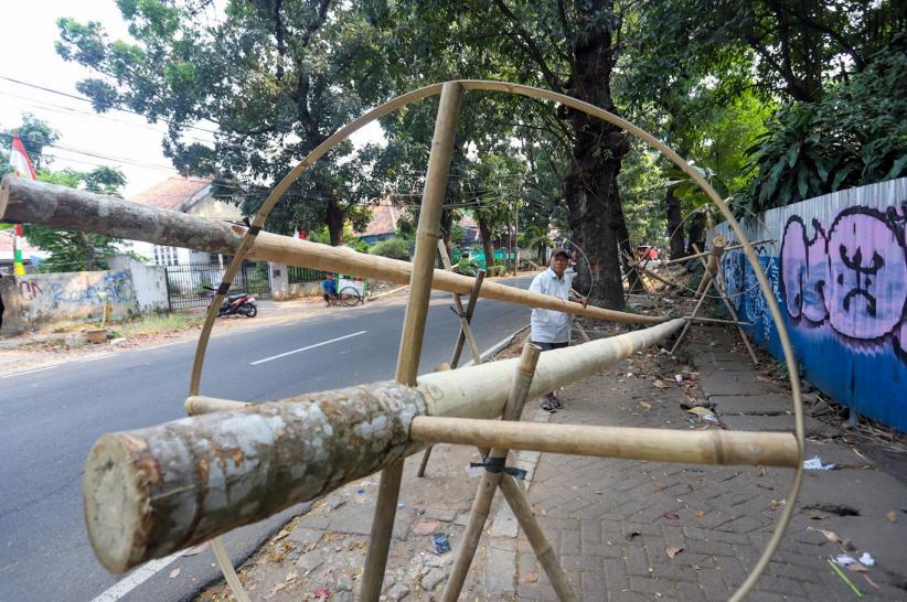 Jelang HUT ke-81 RI, Pesanan Pohon Pinang Meningkat - Bagian 4
