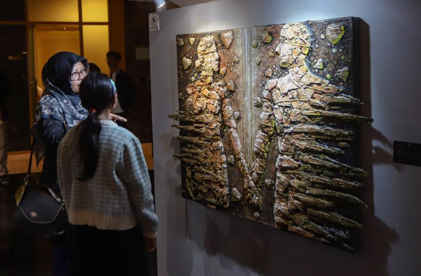 Pameran “Sela Menjadi” Tampilkan Pergeseran Figur Manusia dari Kanvas ke Relief - Bagian 1