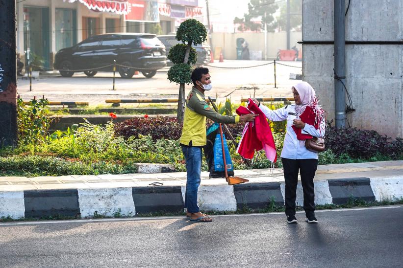 3.000 Bendera Merah Putih Dibagikan Gratis di Palembang - Bagian 2