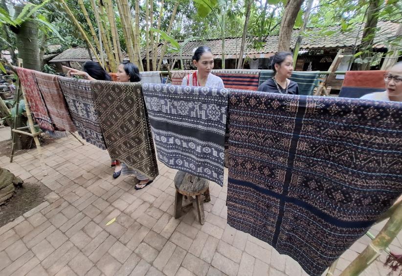 Tenun Nusa Cendana, Dari Kain Bangsawan hingga Kain Lamaran - Bagian 4