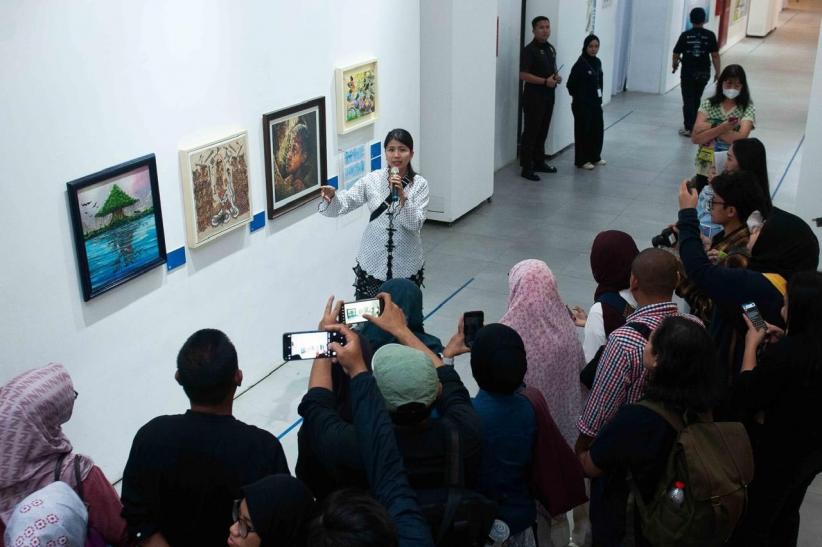 SBY dan 27 Seniman Suarakan Perdamaian Lewat Lukisan - Bagian 1