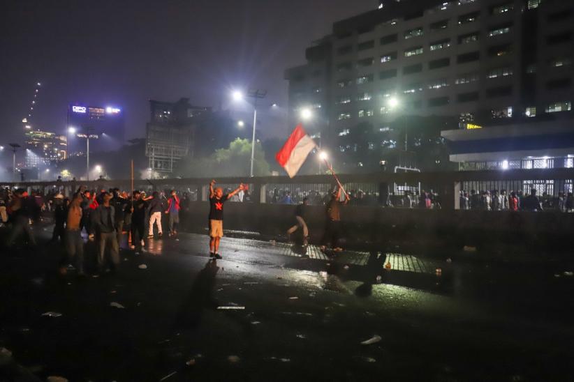 Aksi Tuntut RUU Perampasan Aset Disahkan di DPR Berujung Bentrok - Bagian 3