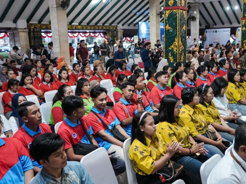 Menko Muhaimin Tekankan Perlindungan Asuransi Pekerja Migran Harus Menyeluruh - Bagian 4