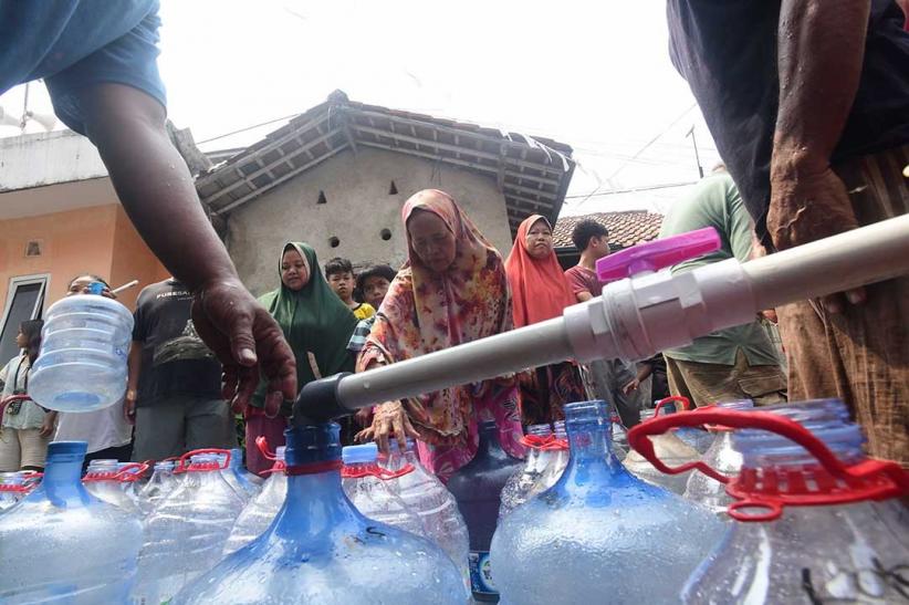PMI Salurkan 4.000 Liter Air Bersih untuk Warga Depok Terdampak Kekeringan - Bagian 1