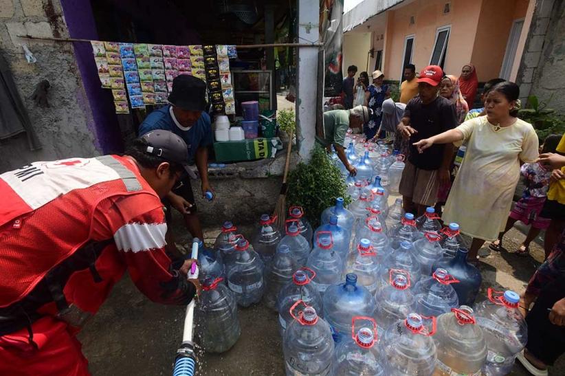 PMI Salurkan 4.000 Liter Air Bersih untuk Warga Depok Terdampak Kekeringan - Bagian 2