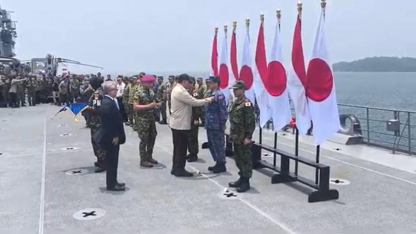 Menhan Sjafrie Berterima Kasih kepada Jepang atas Bantuan Penanganan Karhutla - Bagian 1