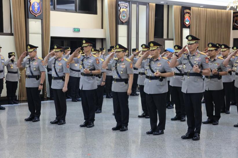 Polri Gelar Sertijab Sejumlah Pejabat Utama Mabes dan Kapolda - Bagian 3