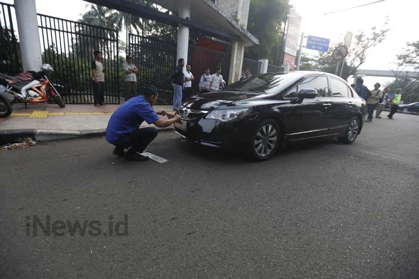 Agar Bisa Masuk Tol Cibubur 2, Pengendara Mobil Ini Ganti Plat Nomor  - Bagian 3
