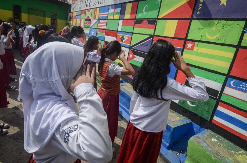 Pelajar Bandung Peringati 63 Tahun Konferensi Asia Afrika - Bagian 1