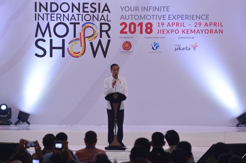 Presiden Jokowi Lihat Chopper Miliknya Tampil di IIMS 2018 - Bagian 4