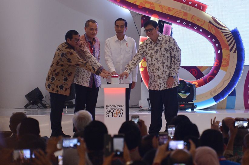 Presiden Jokowi Lihat Chopper Miliknya Tampil di IIMS 2018 - Bagian 3