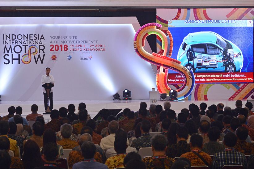 Presiden Jokowi Lihat Chopper Miliknya Tampil di IIMS 2018 - Bagian 2