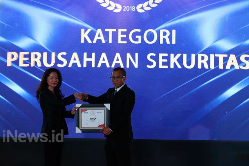MNC Sekuritas Kembali Raih Penghargaan Infobank Digital Brand Awards 2018 - Bagian 2
