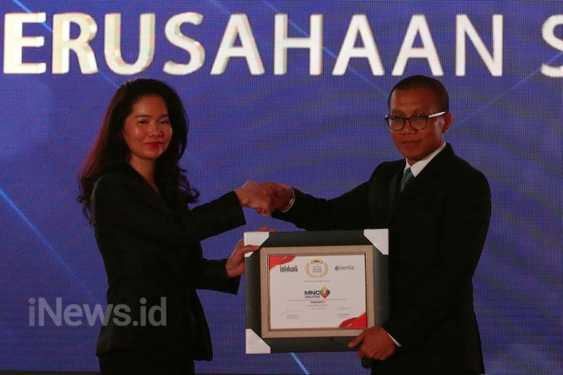 MNC Sekuritas Kembali Raih Penghargaan Infobank Digital Brand Awards 2018 - Bagian 1
